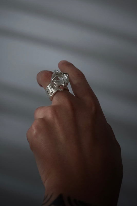 The illusory touch Ⅲ.